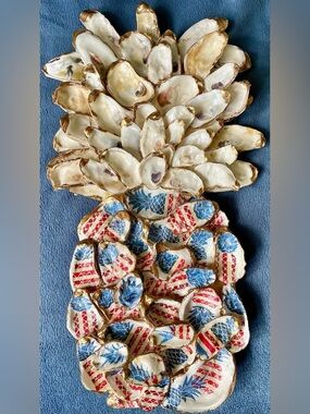 🦪 Handcrafted Oyster Shell Pineapple wall art piece 🍍 . Patriotic themed 🇺🇸.
